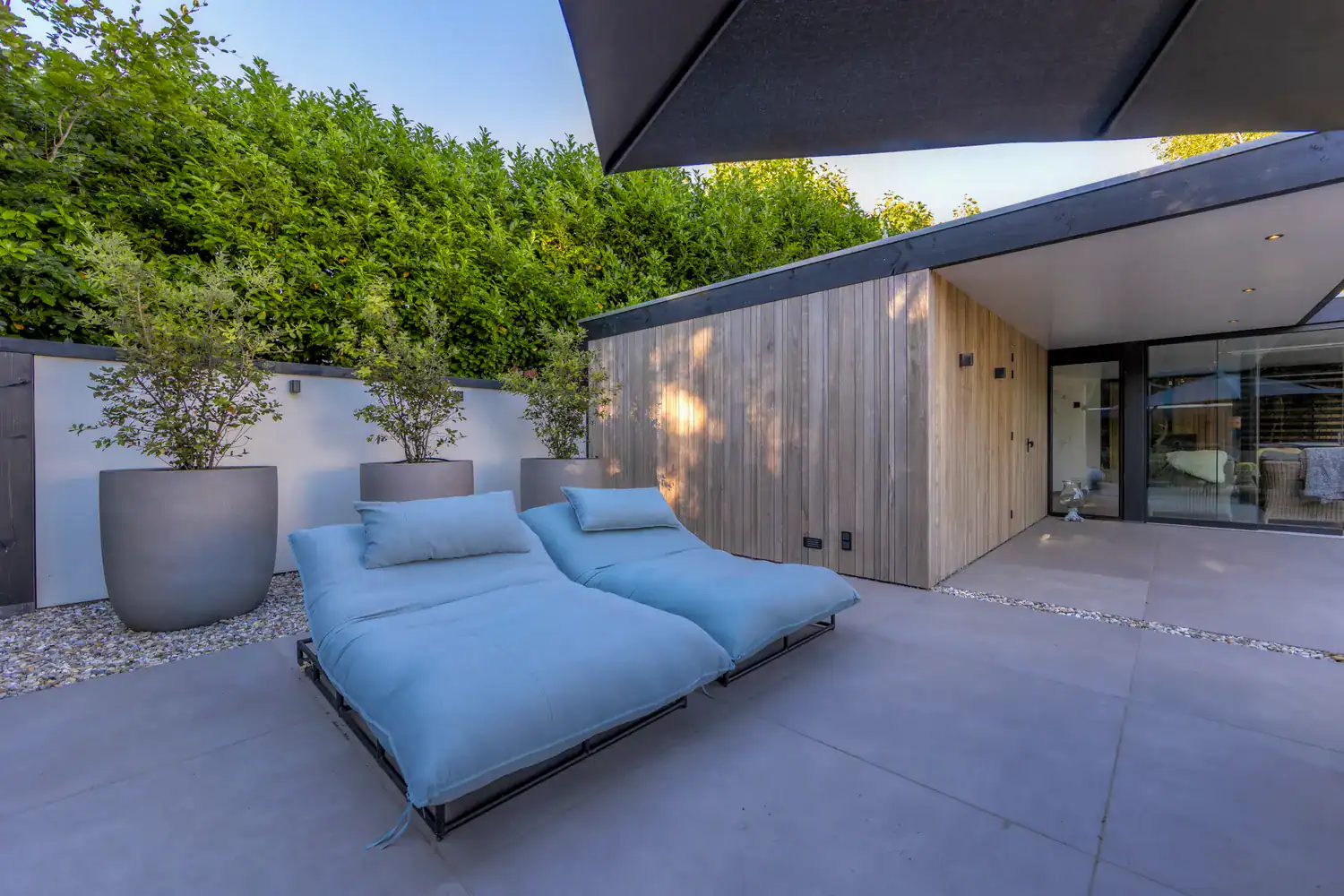 Grigio Tall Egg Pot - Natural Concrete